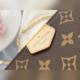 LV модель 44823 светло-зеленая Компактный и легкий комплект из тр