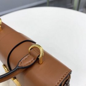 LV LOCKY BB Сумка Модель M44654 Цвет сахарный Эта небольшая и ст