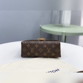 LV LOCKY BB Сумка Модель M44654 Цвет сахарный Эта небольшая и ст