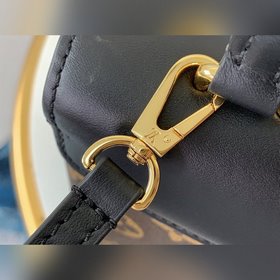 LV LOCKY BB Сумка Модель 44141 Черный Эта небольшая и стильная 