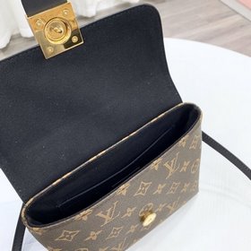 LV LOCKY BB Сумка Модель 44141 Черный Эта небольшая и стильная 