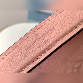 LV Модель M44018, 40780, полностью из кожи розового цвета. Pochet