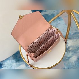 LV Модель M44018, 40780, полностью из кожи розового цвета. Pochet