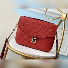 LV Модель M44155, 40780, полностью из кожи, ярко-красного цвета.