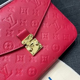 LV Модель M44245 40780 Кожа, вишневый &nbsp;Pochette Métis — 