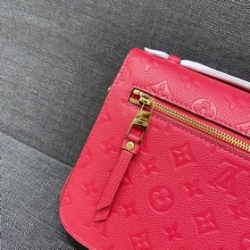 LV Модель M44245 40780 Кожа, вишневый &nbsp;Pochette Métis — 