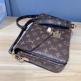 LV Сумка через плечо с отделкой из натуральной кожи Размеры： 25,0