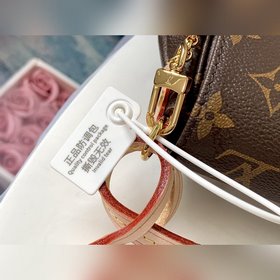 LV Старая сумка через плечо Размеры： 22,0 x 13,0 x 4,0 см (Длина