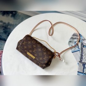 LV Старая сумка через плечо Размеры： 22,0 x 13,0 x 4,0 см (Длина
