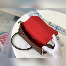 LV шоколадного цвета с гладкой кожаной отделкой - Сумка через пле