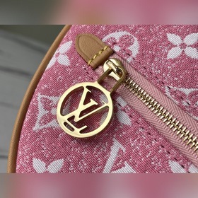 LV Модель： M81166 Сумка Croissant в цвете «джинсовый розовый» Су