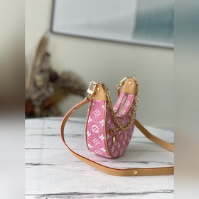 LV Модель： M81166 Сумка Croissant в цвете «джинсовый розовый» Су