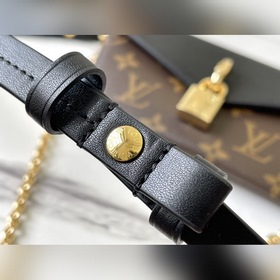LV Артикул： M80559 Черная сумка Padlock on Strap Классическая су