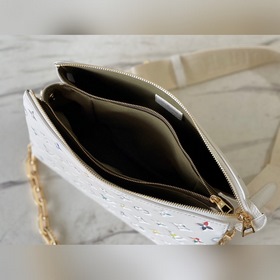 LV Артикул： M21209 Бежевая кожаная сумка на цепочке Серия M57790