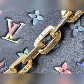 LV Артикул： M21353 Темно-синяя кожаная сумка с цепочкой Серия M5