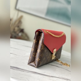 LV Модель： M41201 Красная сумка через плечо Уникальный дизайн из