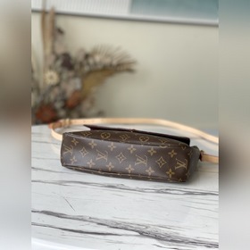 LV Артикул： M41679 Назван в честь улицы на левом берегу Сены, из
