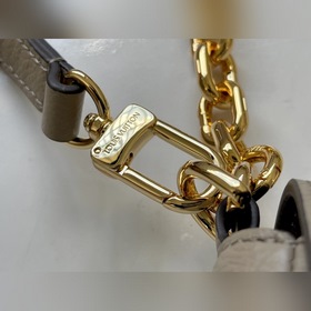 LV « » Модель： M45836 Любимая сумка « » из мягкой кожи с тисненым