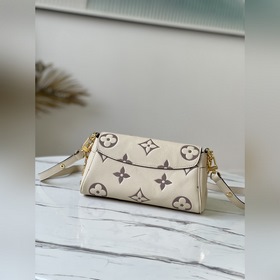LV « » Модель： M45836 Любимая сумка « » из мягкой кожи с тисненым