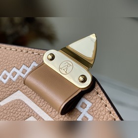 LV Артикул： M46018 Сумка Pochette Métis Вес： 0,25 кг Артикул： SG