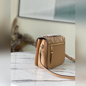 LV Артикул： M46018 Сумка Pochette Métis Вес： 0,25 кг Артикул： SG