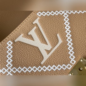 LV Артикул： M46018 Сумка Pochette Métis Вес： 0,25 кг Артикул： SG