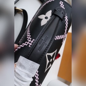 LV Артикул： M46028 Сумка Pochette Métis Весенняя коллекция 2022 