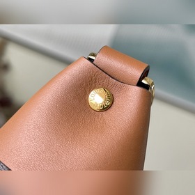 LV Артикул： M46311 2022 Подиумная модель Большая сумка с классиче