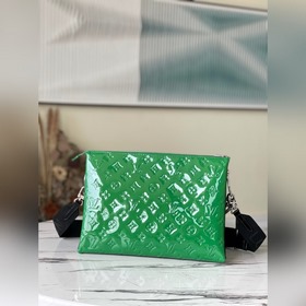 LV Артикул： M57783 Зеленая сумка Coussin среднего размера из лак
