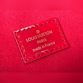 LV Модель： M57783 Черная сумка Coussin среднего размера из лакир