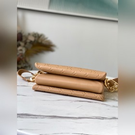 LV Артикул： M57791 Абрикосовый  Coussin маленькая сумка Из капс