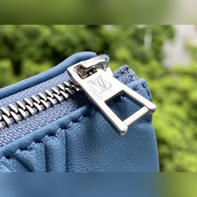 LV Артикул： M57791 Синий  Coussin маленькая сумка Из капсульной
