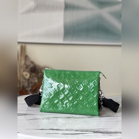 LV Модель： M57793 Маленькая сумка Coussin из лакированной кожи з