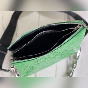 LV Модель： M57793 Маленькая сумка Coussin из лакированной кожи з