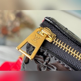 LV Модель： M57793 Черная сумка Coussin с золотой пряжкой Блеснул