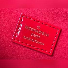 LV Модель： M57793 Черная сумка Coussin с золотой пряжкой Блеснул