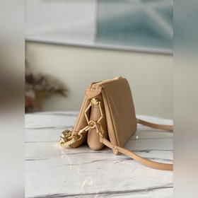 LV Модель： M57796 Сумка Coussin BB в цвете абрикос Была представ