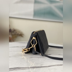 LV Артикул： M57796 Черная сумка Coussin BB Блеснула на весенне-л
