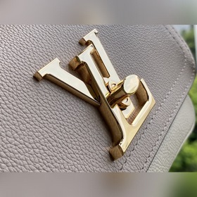 LV Модель： M58554 Серо-коричневая сумка Lockme Tender Изготовлен