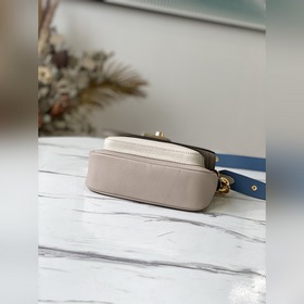 LV Модель： M58554 Серо-коричневая сумка Lockme Tender Изготовлен