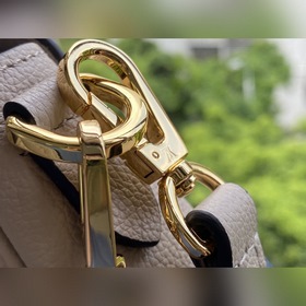 LV Модель： M58554 Серо-коричневая сумка Lockme Tender Изготовлен