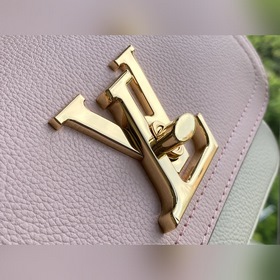 LV Модель： M58555 Розовая сумка Lockme Tender Изготовлена из мяг