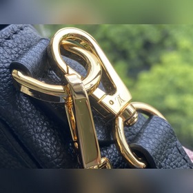 LV Модель： M58557 Черная сумка Lockme Tender Изготовлена из мягк
