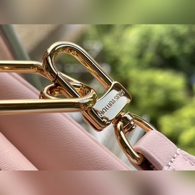 LV Артикул： M58739  Coussin маленькая сумка Из капсульной колле