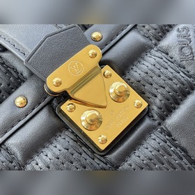 LV Артикул： M59046 Черная сумка Pochette Troca Сумка-почта, выпо