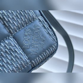 LV Артикул： M59115 Синяя сумка Troca Сумка Damier стеганым узоро