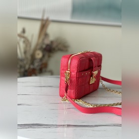 LV Артикул： M59118 Розовый Troca Маленькая сумка Крупный узор Da