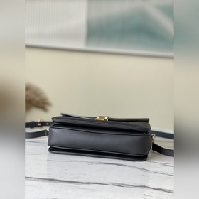 LV Артикул： M59211 Черный Компактный размер изящный стиль Изгото