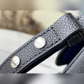 LV Артикул： M59386 Черный  Сумка Buci Изготовлена из знаковой к