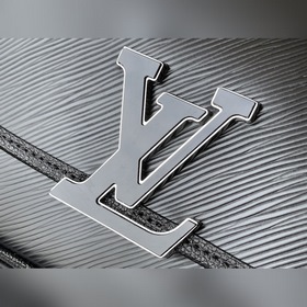 LV Артикул： M59386 Черный  Сумка Buci Изготовлена из знаковой к